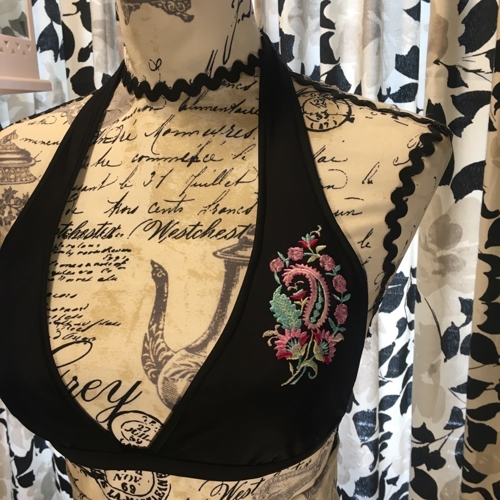 Xhilaration black bikini top - Picture 2 of 7